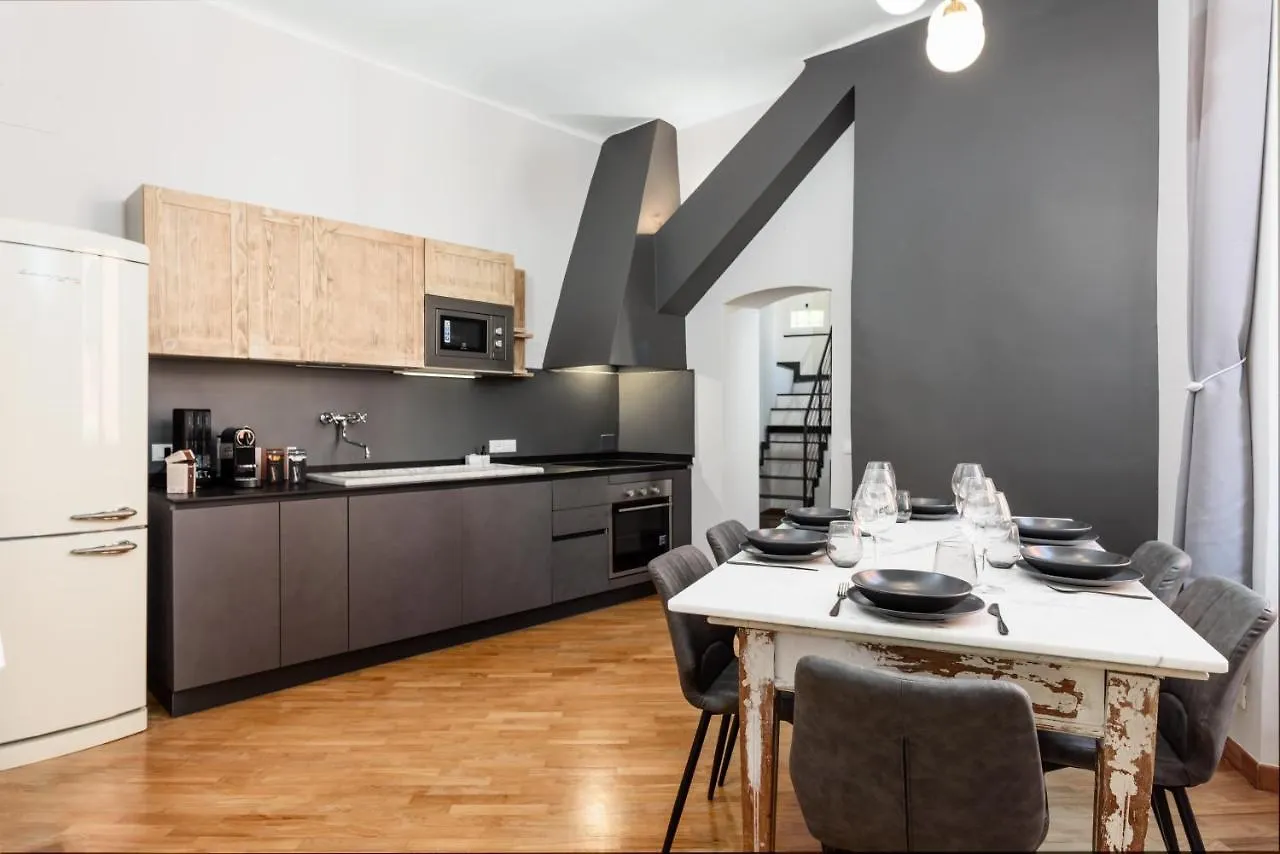 Esclusivo 130 Mq + Terrazzo Via San Vincenzo Apartment Genoa
